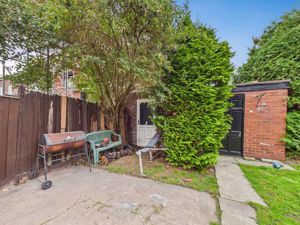 Photo 32- click for photo gallery